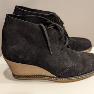 J. Crew Suede Ankle Boots - Size 7 - Stylish & Versatile!